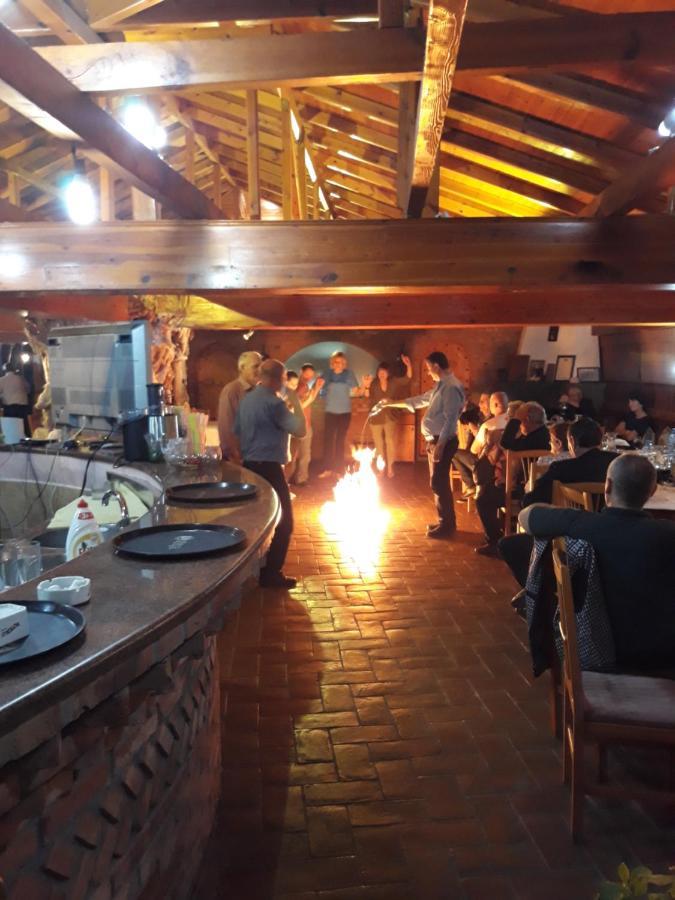 Hotel Pasarela Berat Buitenkant foto