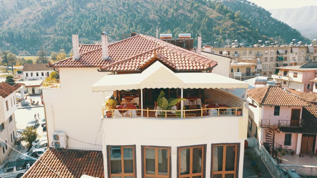 Hotel Pasarela Berat Buitenkant foto