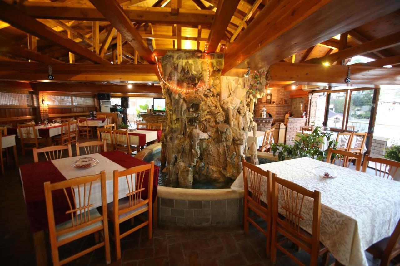 Hotel Pasarela Berat Buitenkant foto