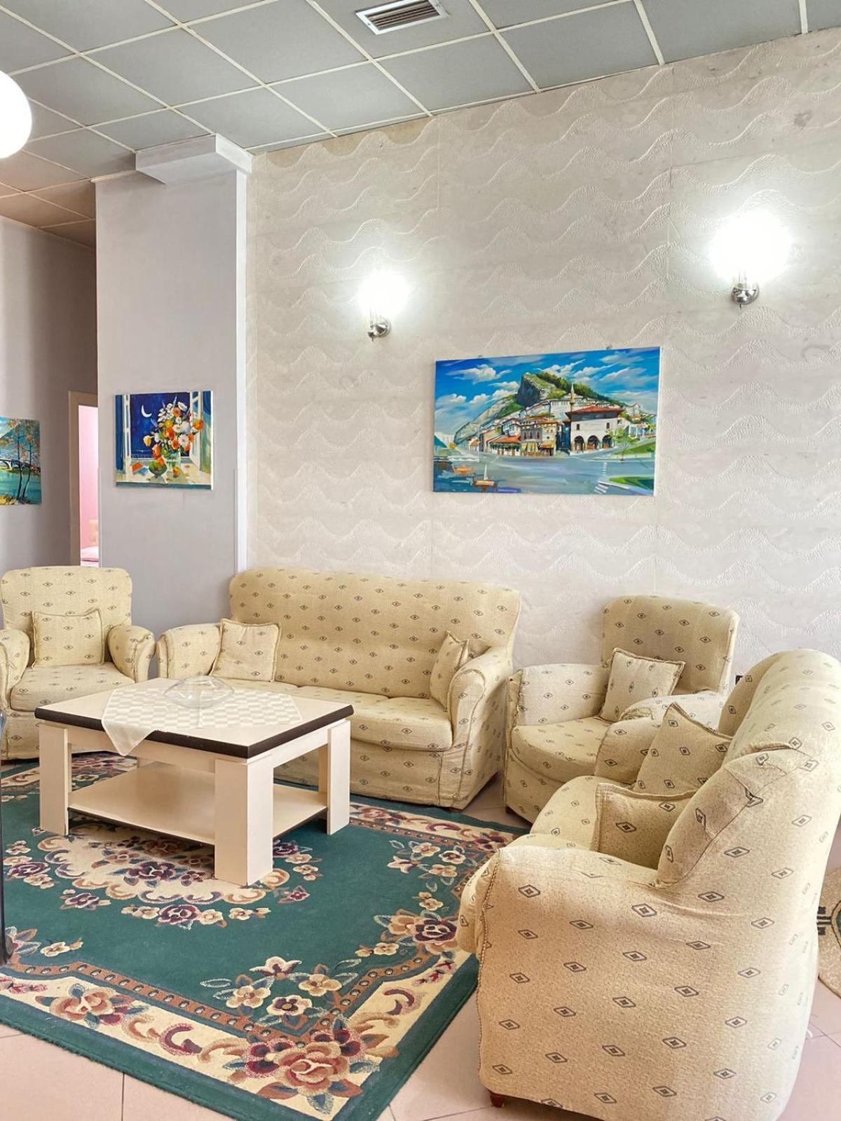 Hotel Pasarela Berat Buitenkant foto