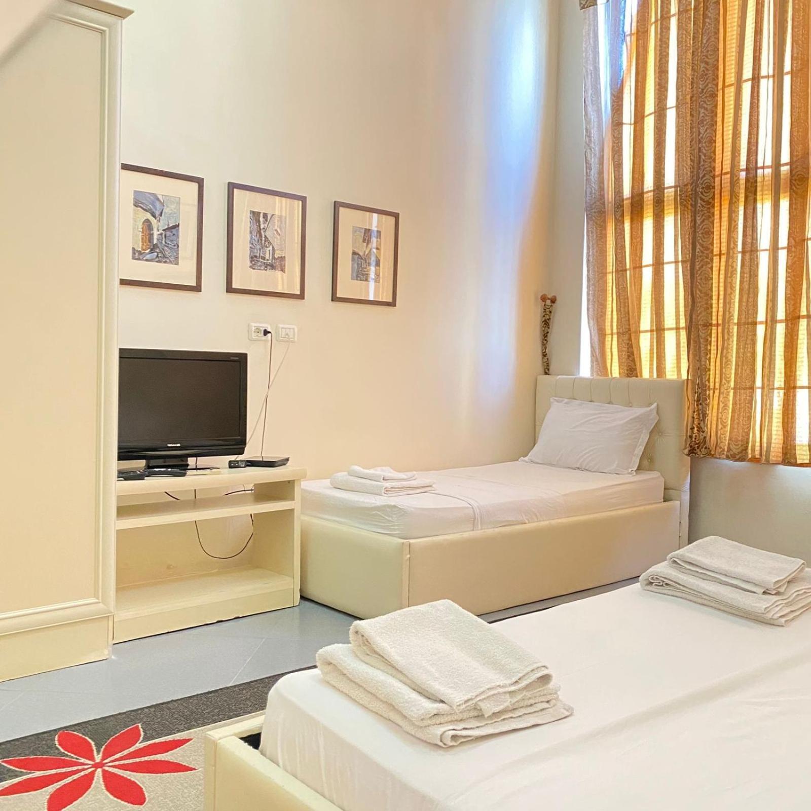 Hotel Pasarela Berat Buitenkant foto